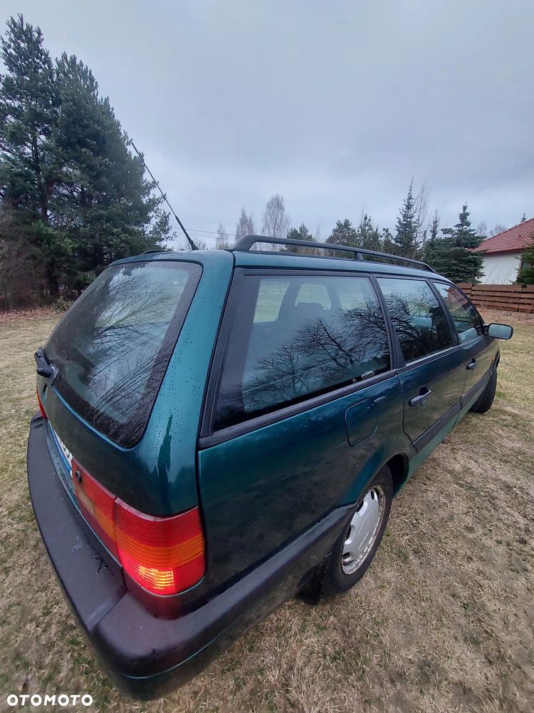 Volkswagen Passat 1.9 TD CL - 3