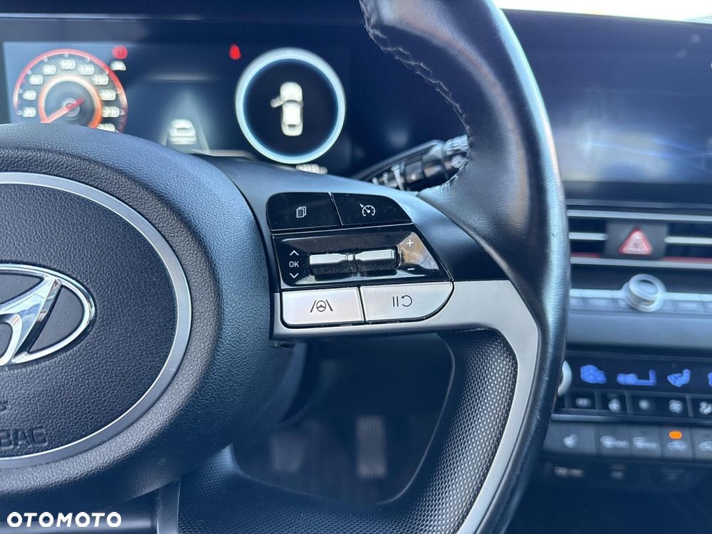 Hyundai Elantra 1.6 Executive - 15