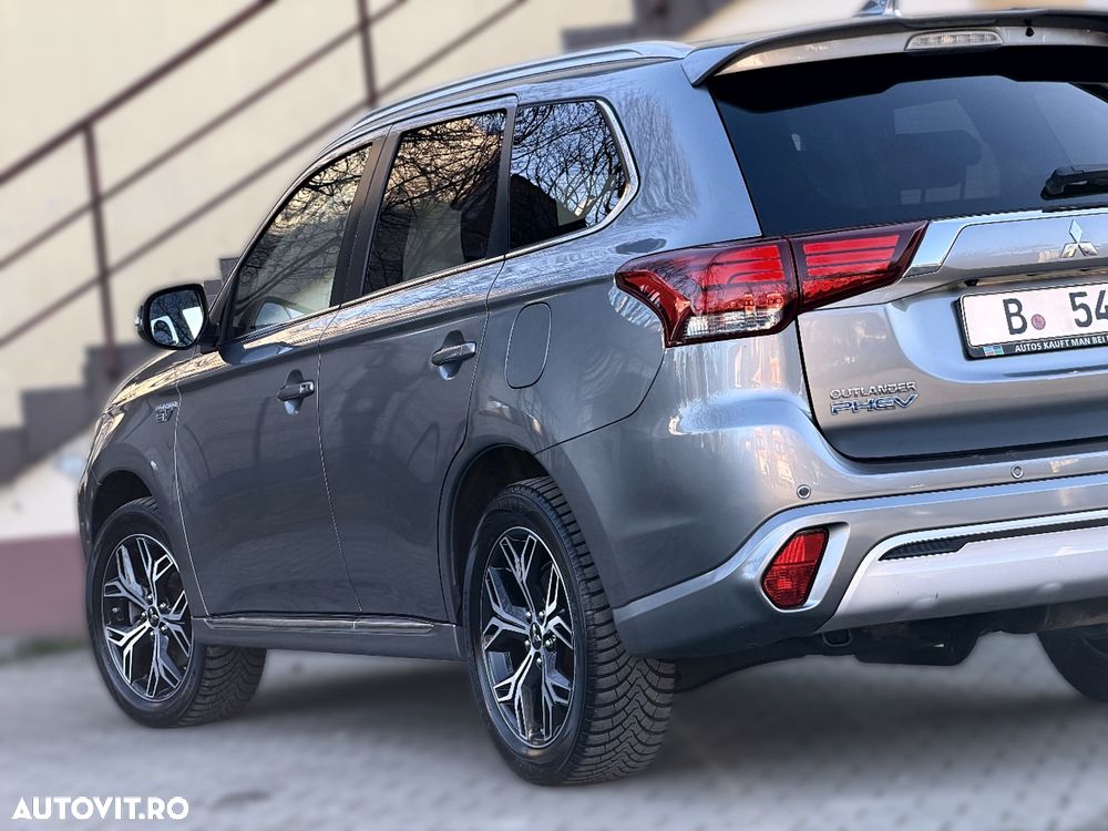 Mitsubishi Outlander - 17