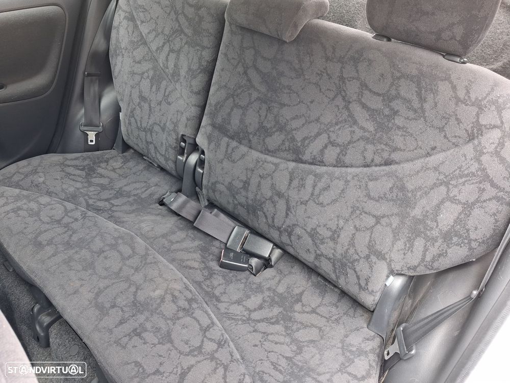 Toyota Yaris 1.4 D-4D Sol - 8