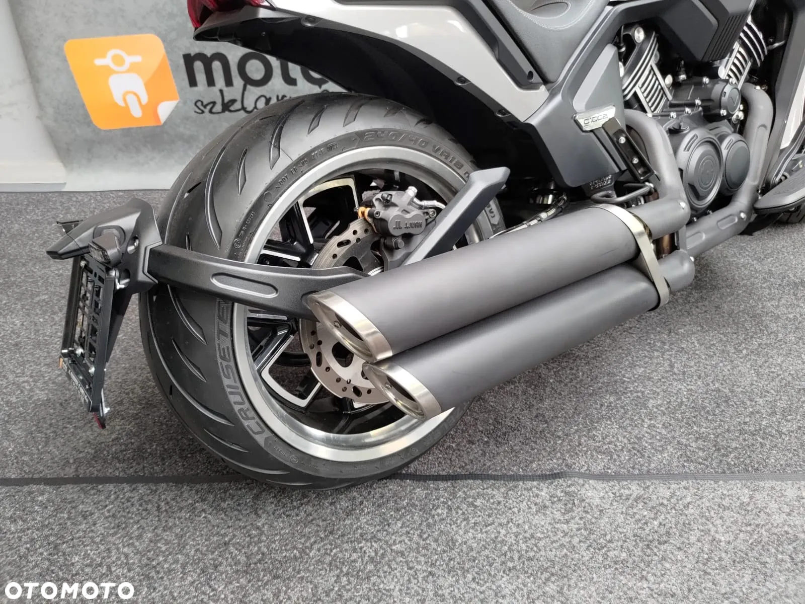 Morbidelli C1002V - 8