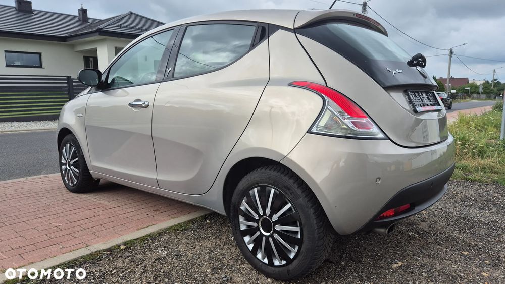 Lancia Ypsilon Y 1.2 8v Platinum - 15