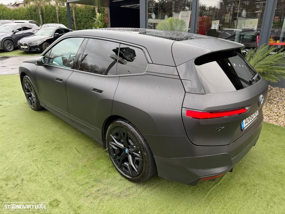 BMW iX xDrive 40 - 13