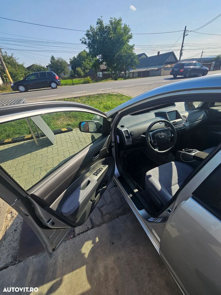 Toyota Prius - 8