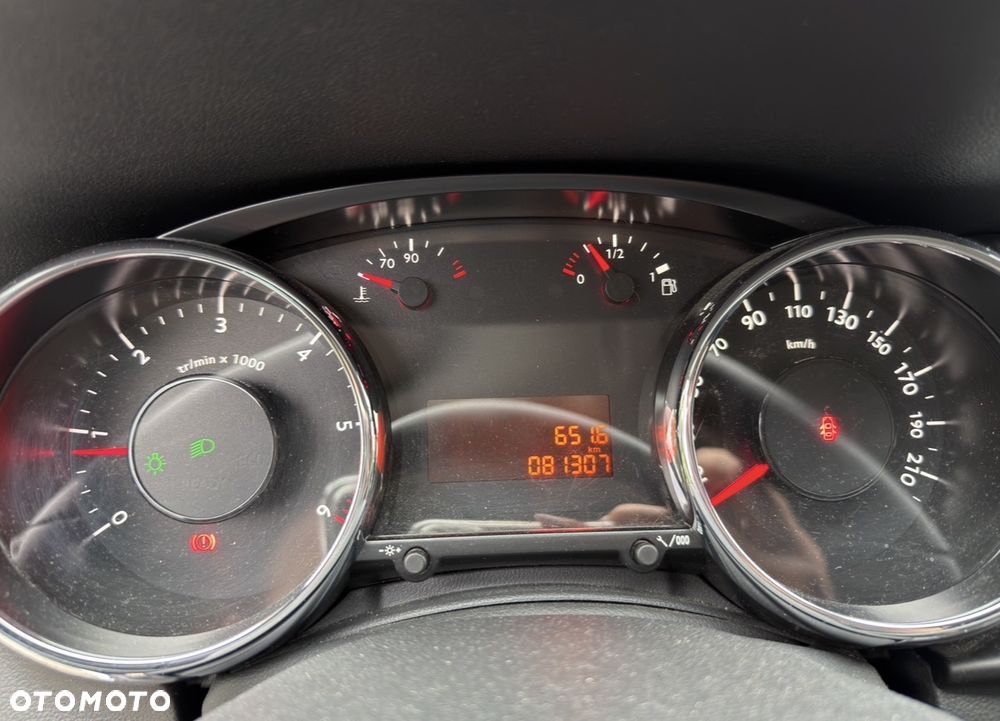 Peugeot 3008 1.6 BlueHDi Style S&S - 22