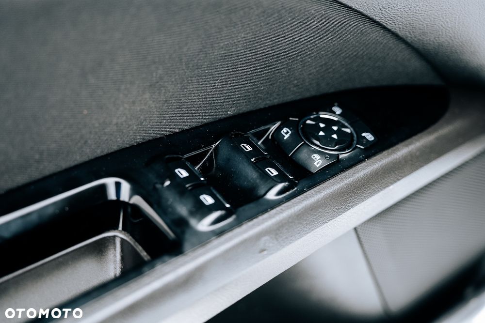 Ford Mondeo 2.0 TDCi Titanium PowerShift - 28