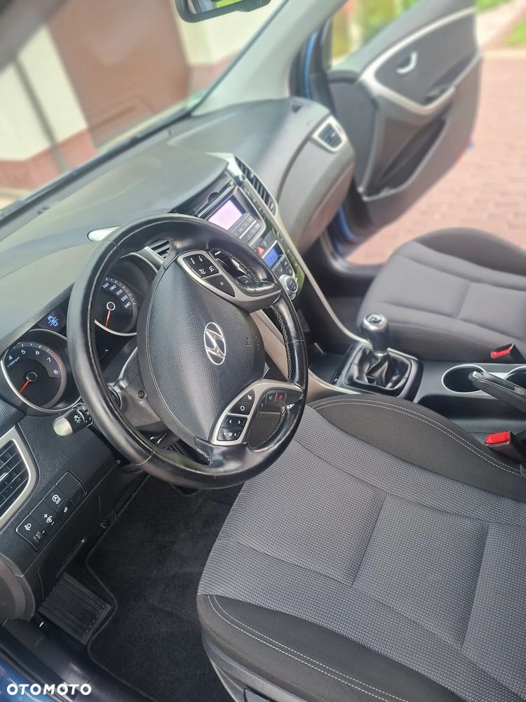 Hyundai i30 blue 1.4 Passion - 18