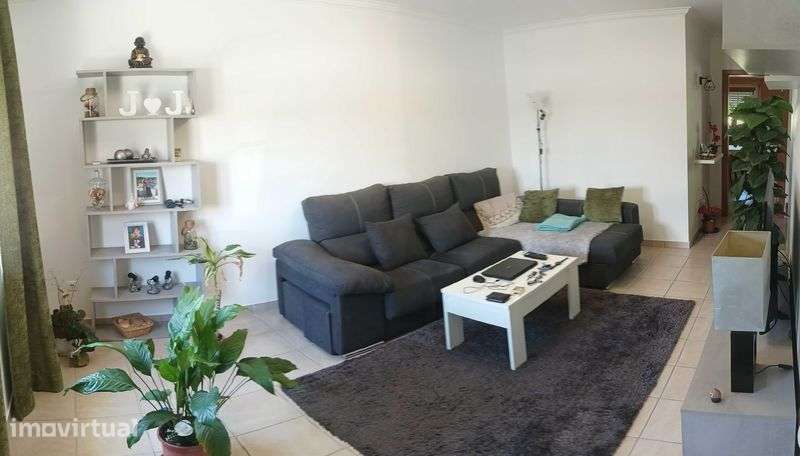 Vendo excelente moradia T4 a 5 minutos do centro da Lourinhã. - Grande imagem: 3/12