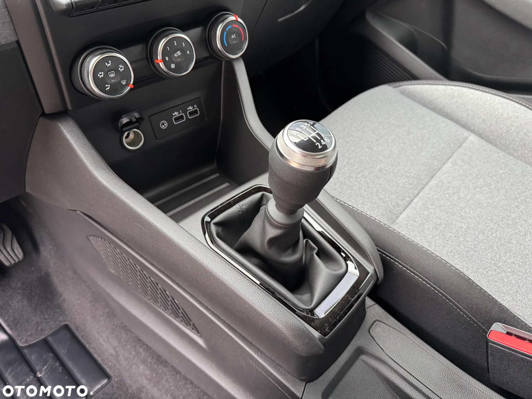 Renault Clio - 11