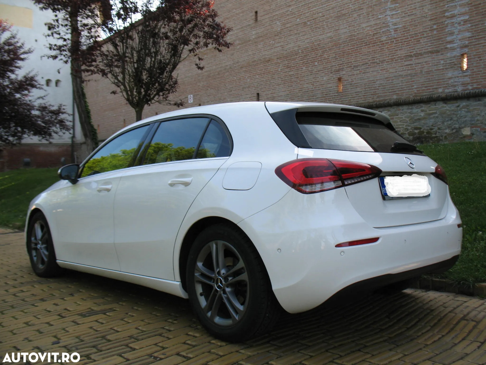 Mercedes-Benz A 180 d 7G-DCT - 4