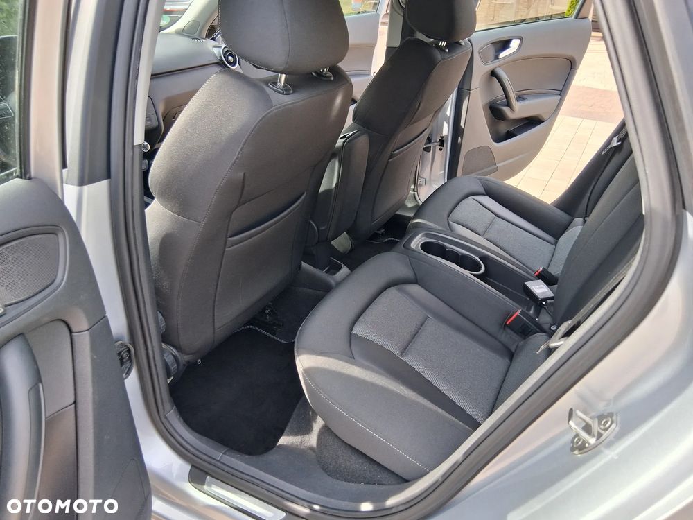 Audi A1 Sportback 1.2 TFSI S line edition m S line Sportpaket - 11