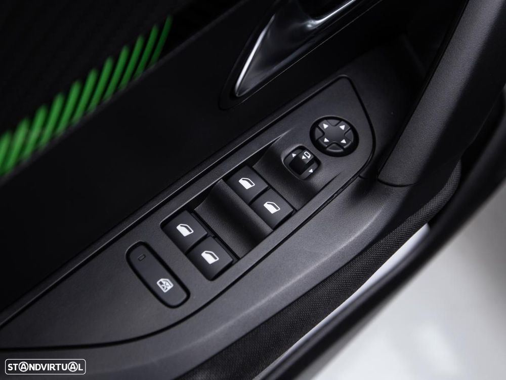 Peugeot 2008 1.2 PureTech Active — fotografia 12