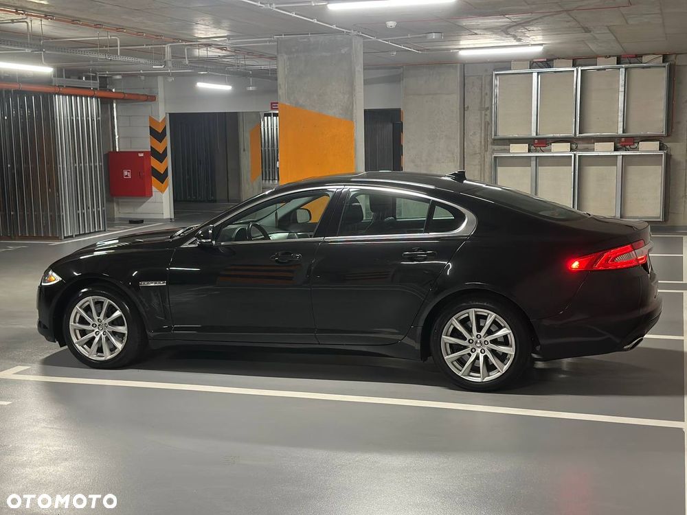 Jaguar XF 2.0 T Premium Luxury - 4