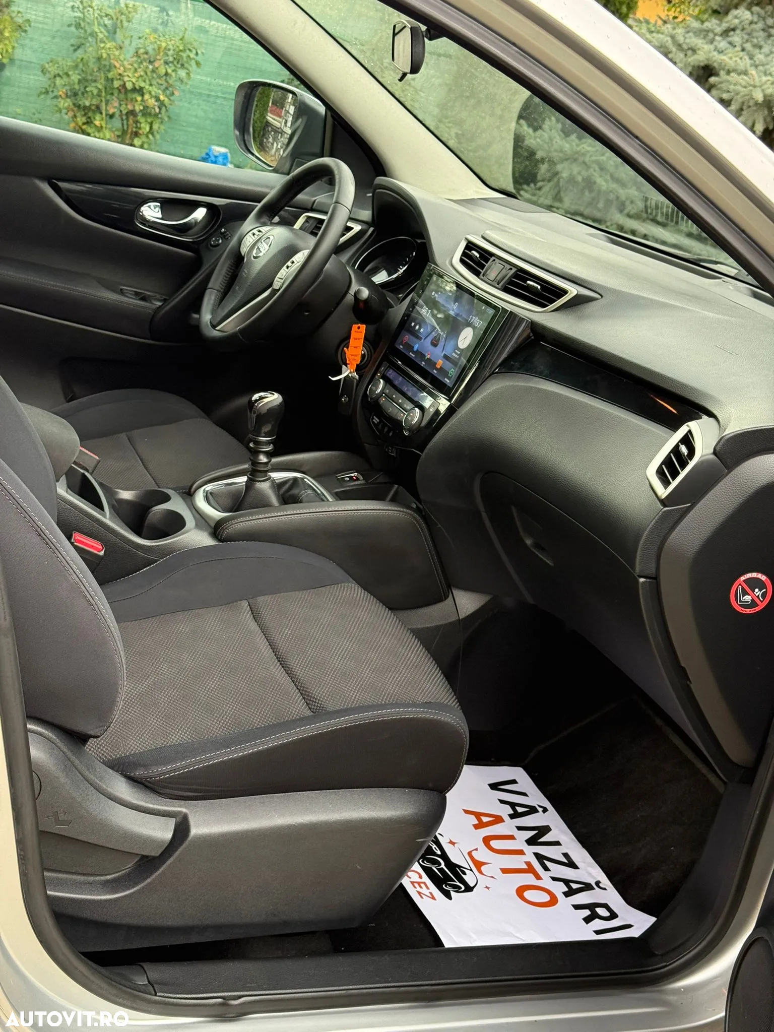 Nissan Qashqai 1.5 DCI Start/Stop N-Connecta - 8