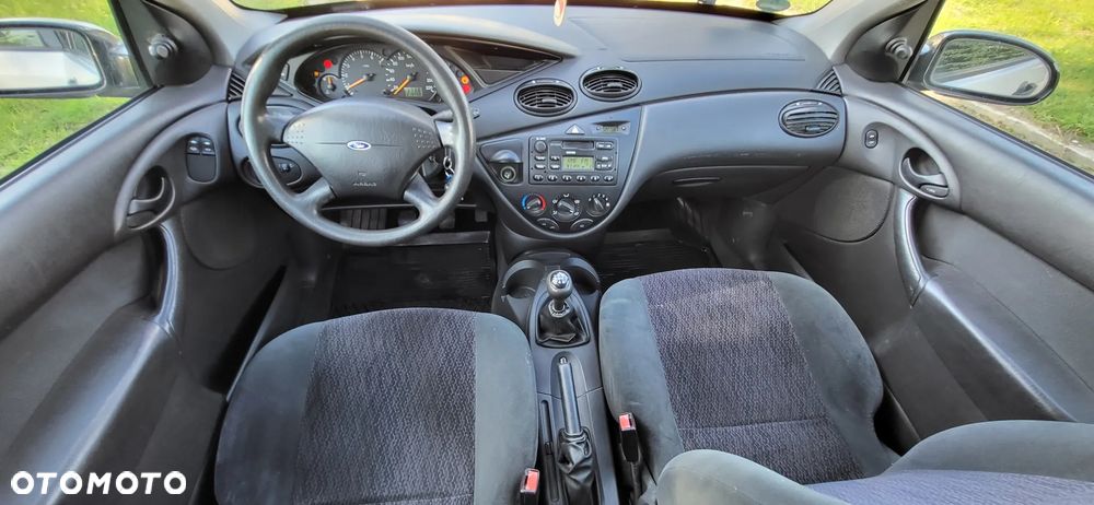 Ford Focus 1.4 Trend - 11