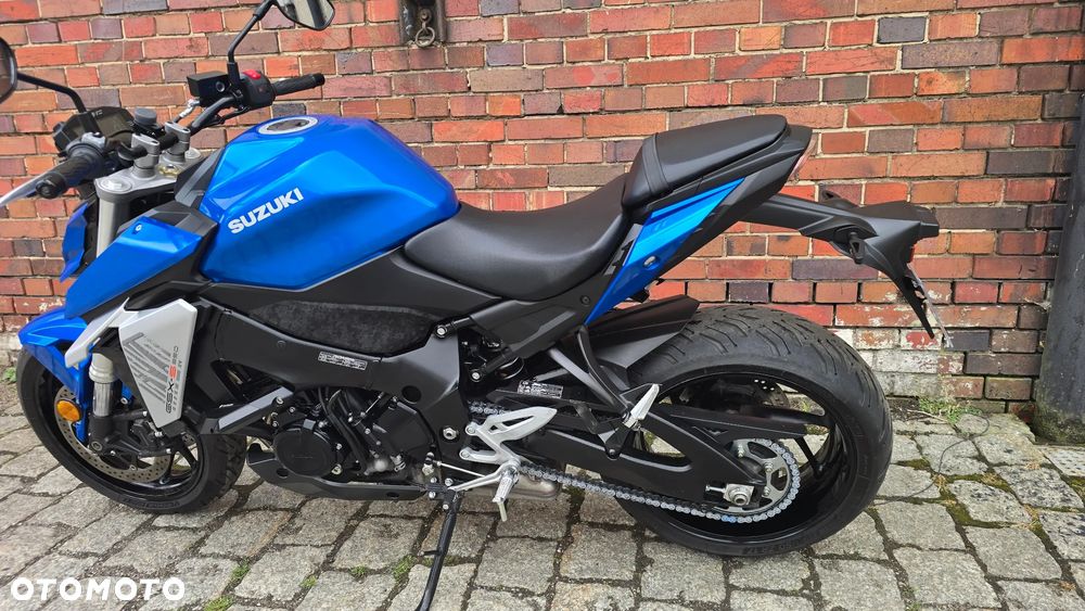 Suzuki GSX - 9