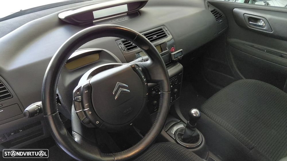 Citroën C4 1.6 HDi 110 VTS - 8