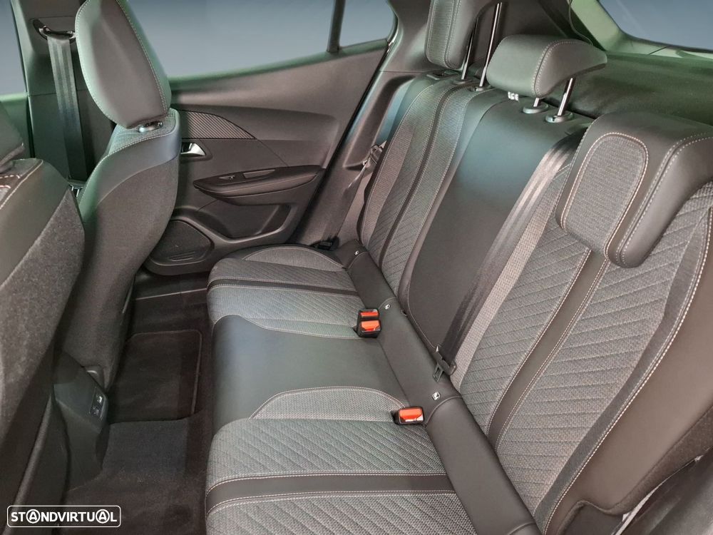 Peugeot 2008 1.2 Hybrid Allure e-DCS6 - 14