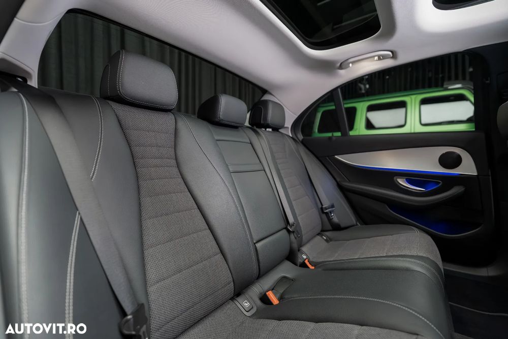 Mercedes-Benz E 220 d 4MATIC 9G-TRONIC AMG Line - 32