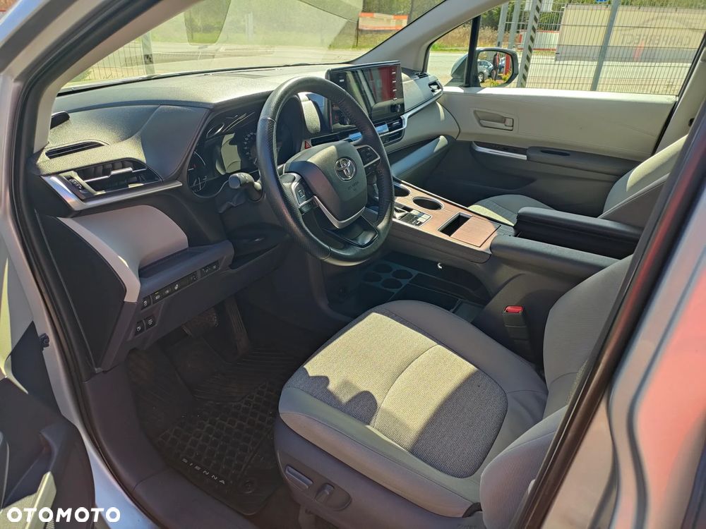 Toyota Sienna - 15