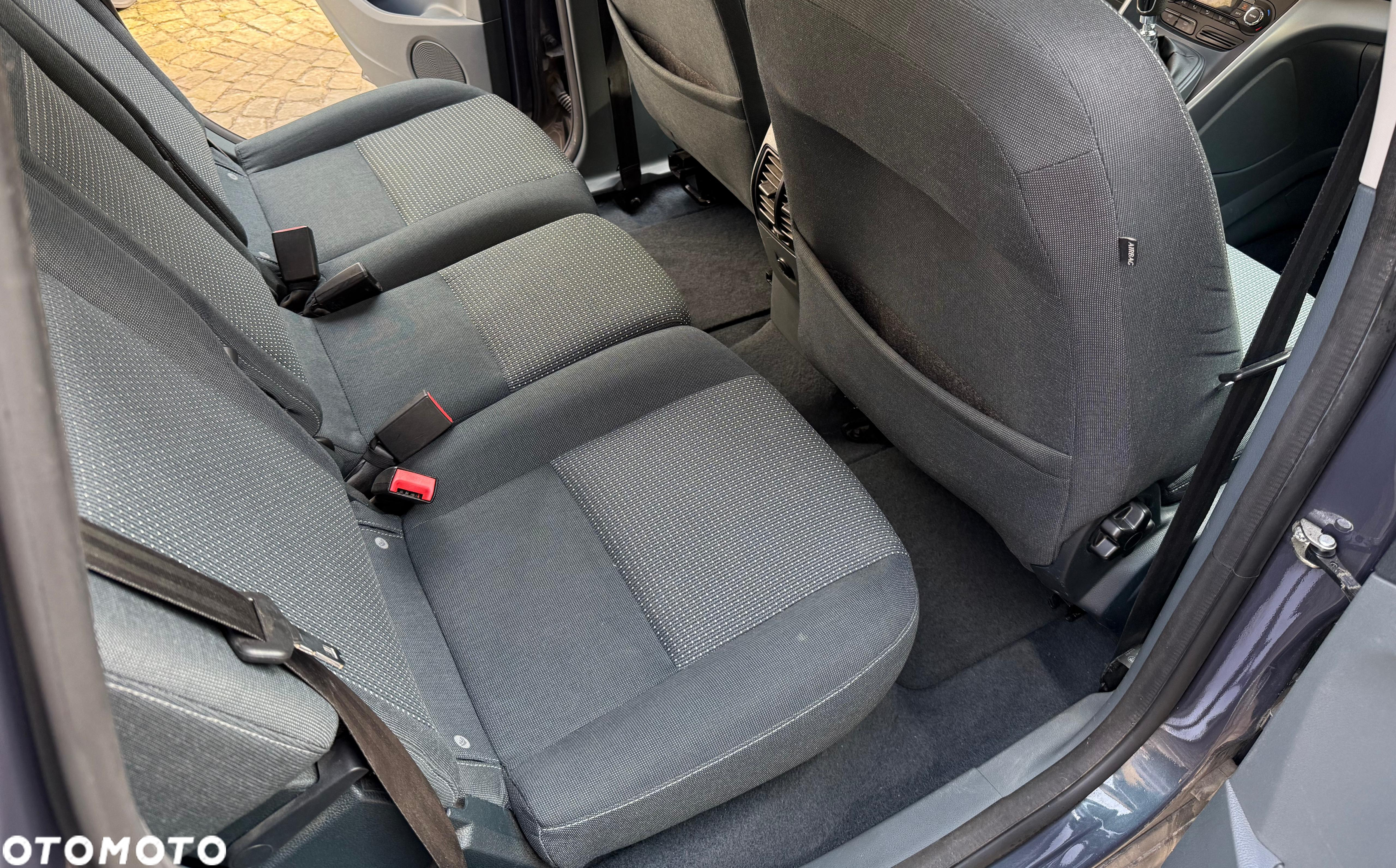 Ford C-MAX 1.6 TDCi Ambiente - 10