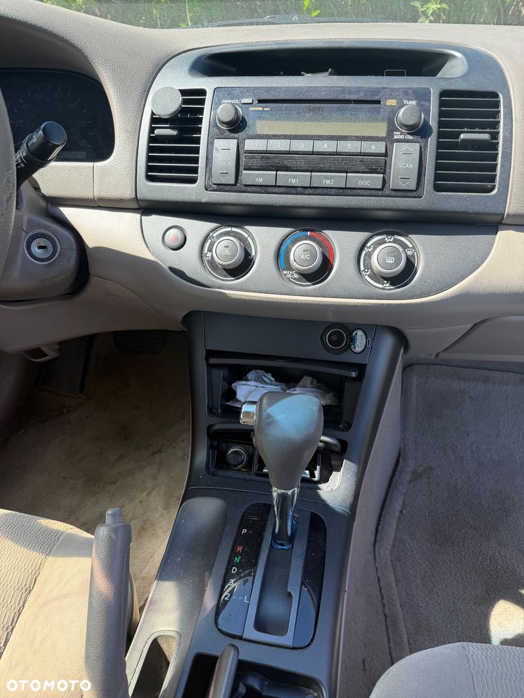 Toyota Camry 2.4 SE - 21