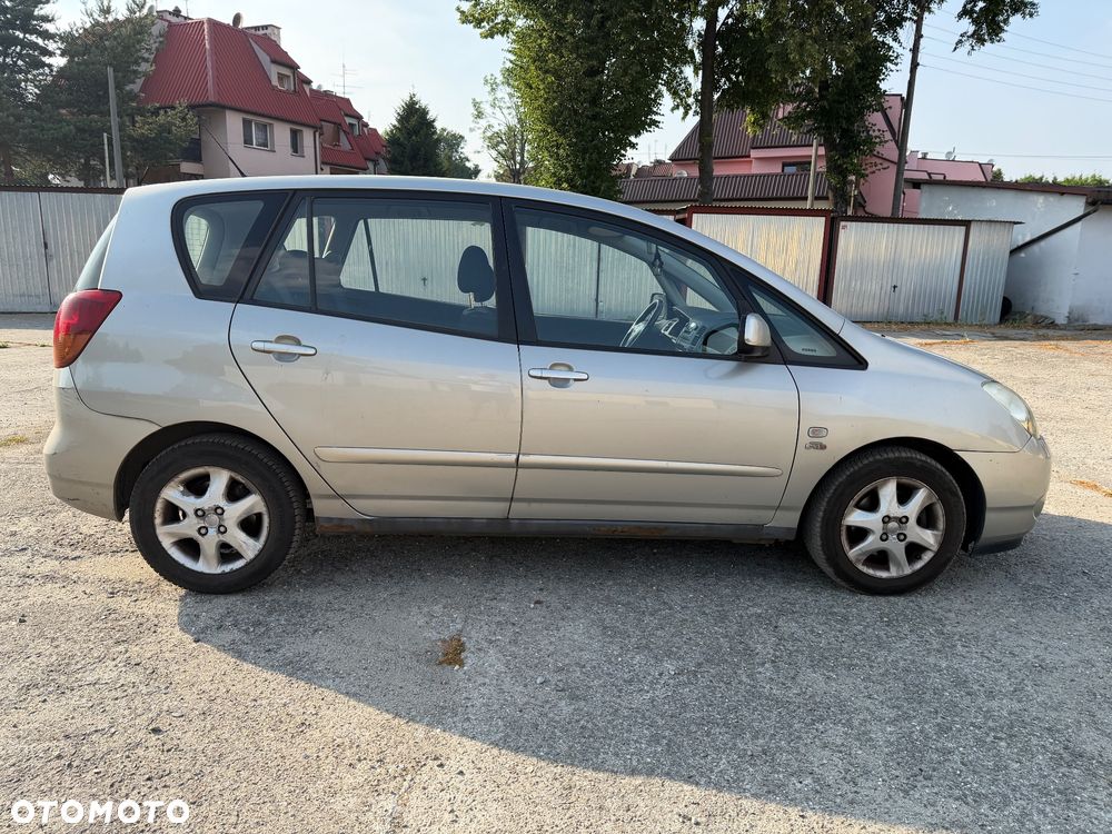 Toyota Corolla Verso 2.0 D-4D - 8