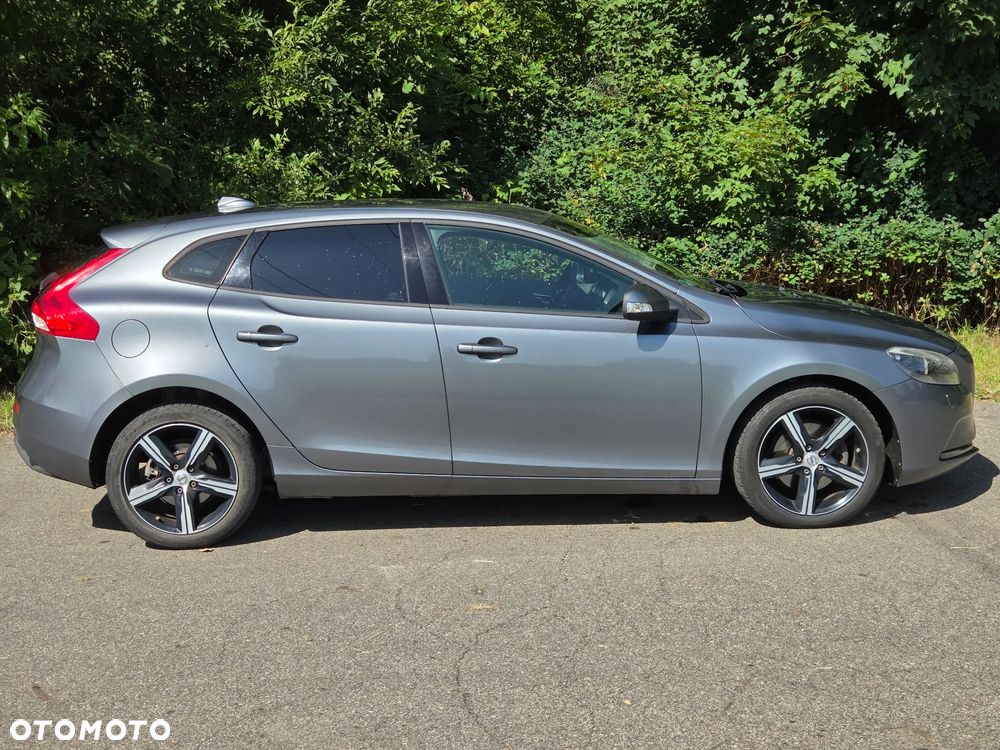 Volvo V40 D2 Momentum - 25