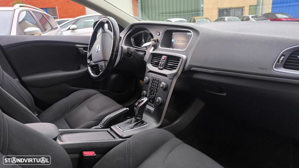 Volvo V40 Cross Country 1.6 D2 Momentum Powershift - 3