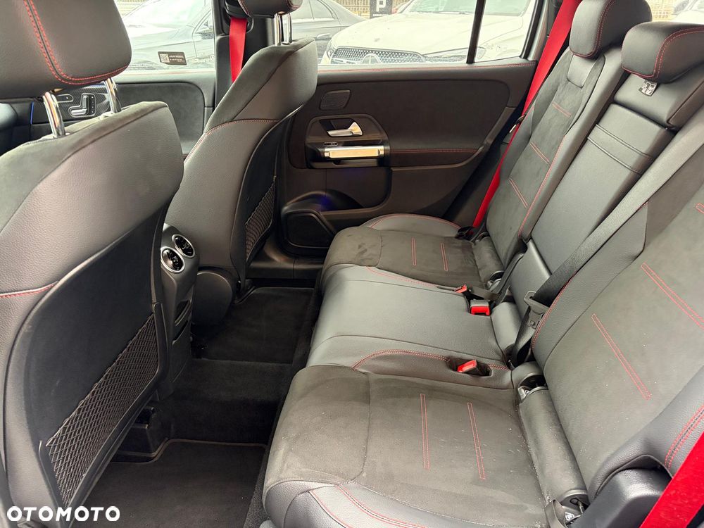 Mercedes-Benz GLB - 16