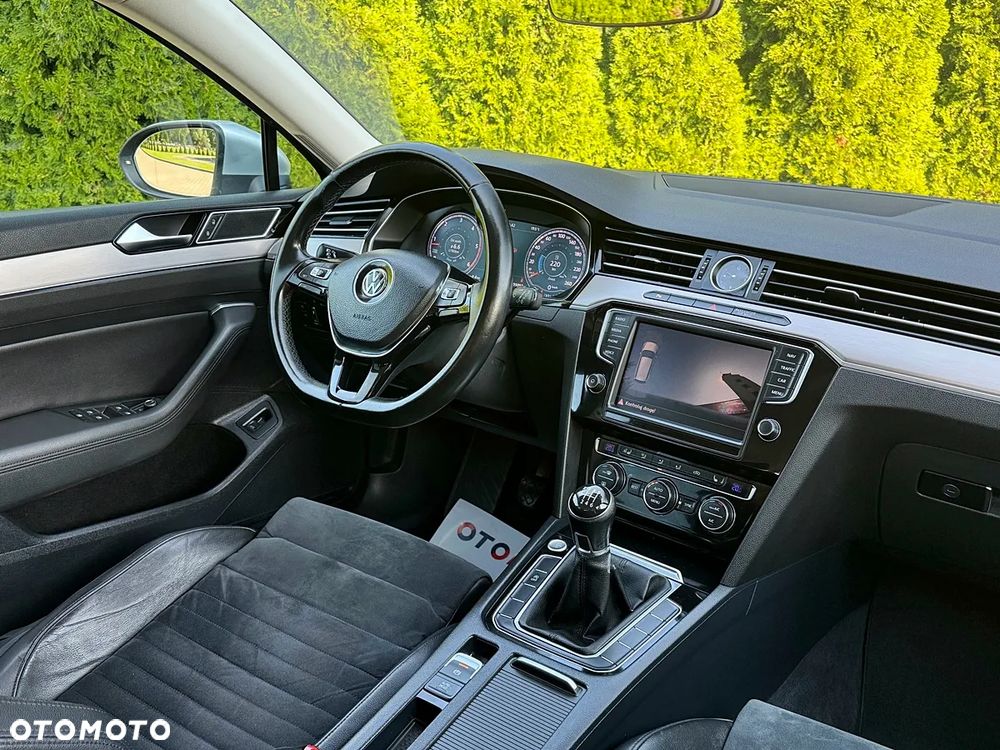 Volkswagen Passat Variant 2.0 TDI (BlueMotion Technology) Highline - 17