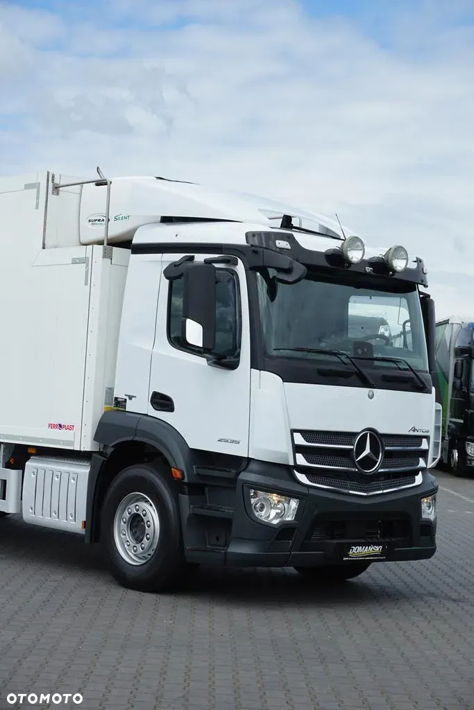 Mercedes-Benz ANTOS / 2535 / EURO 6 / CHŁODNIA + WINDA / 23 PALETY / OŚ SKRĘTNA - 28