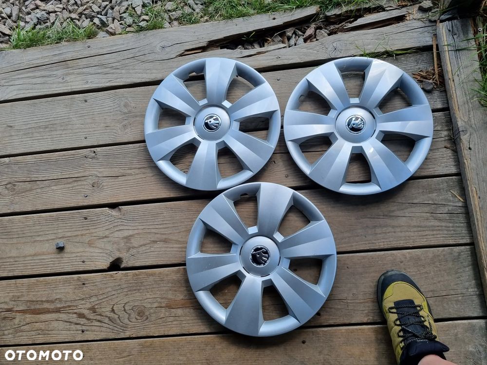 SKODA FABIA KOLPAKI 15'' 5X100 srebrny Bdb stan CENA ZA 1szt,MAM 3SZT - 1