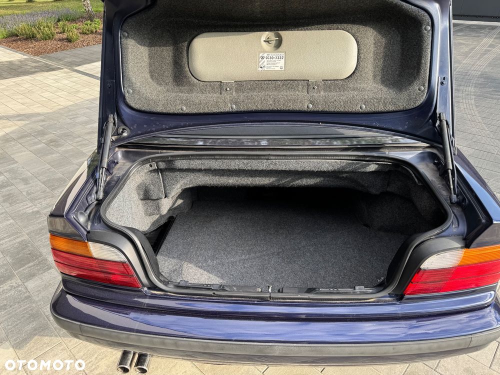 BMW Seria 3 320i Cabriolet - 21