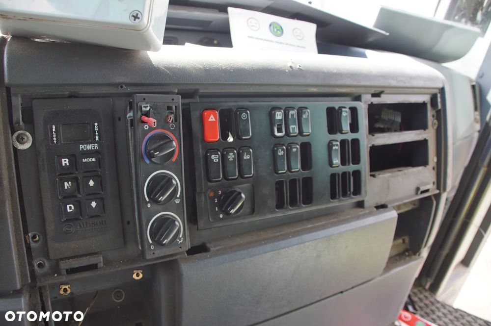 Auto na części - Mercedes Econic 2629 6.4 280 KM OM906LA OM 906 LA 723678 9678 2007R Silnik Skrzynia Drzwi Szyba Lampa Koło Kabina Deska Kokpit Sterownik Moduł Czujnik Kierownica Licznik Fotel Panel - 13