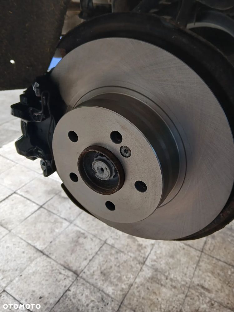 Mercedes-Benz Klasa C 250 CGI Automatik BlueEFFICIENCY SPORT EDITION - 24