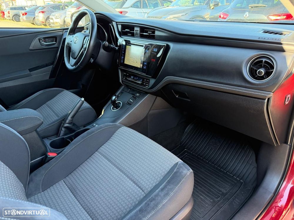 Toyota Auris 1.8 HSD Comfort +P.Sport+Navi - 15