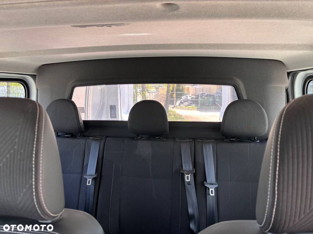 Renault Trafic (6 Osobowy) - 33