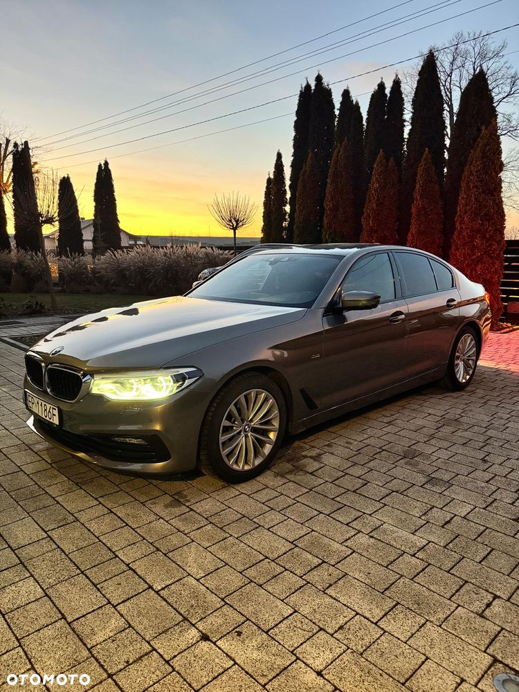 BMW Seria 5 530d Sport Line - 16