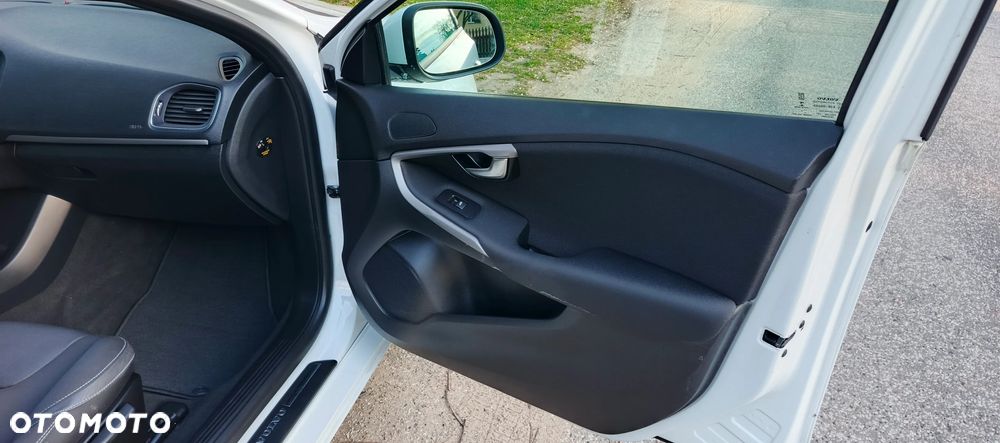 Volvo V40 T3 Drive-E Kinetic - 33