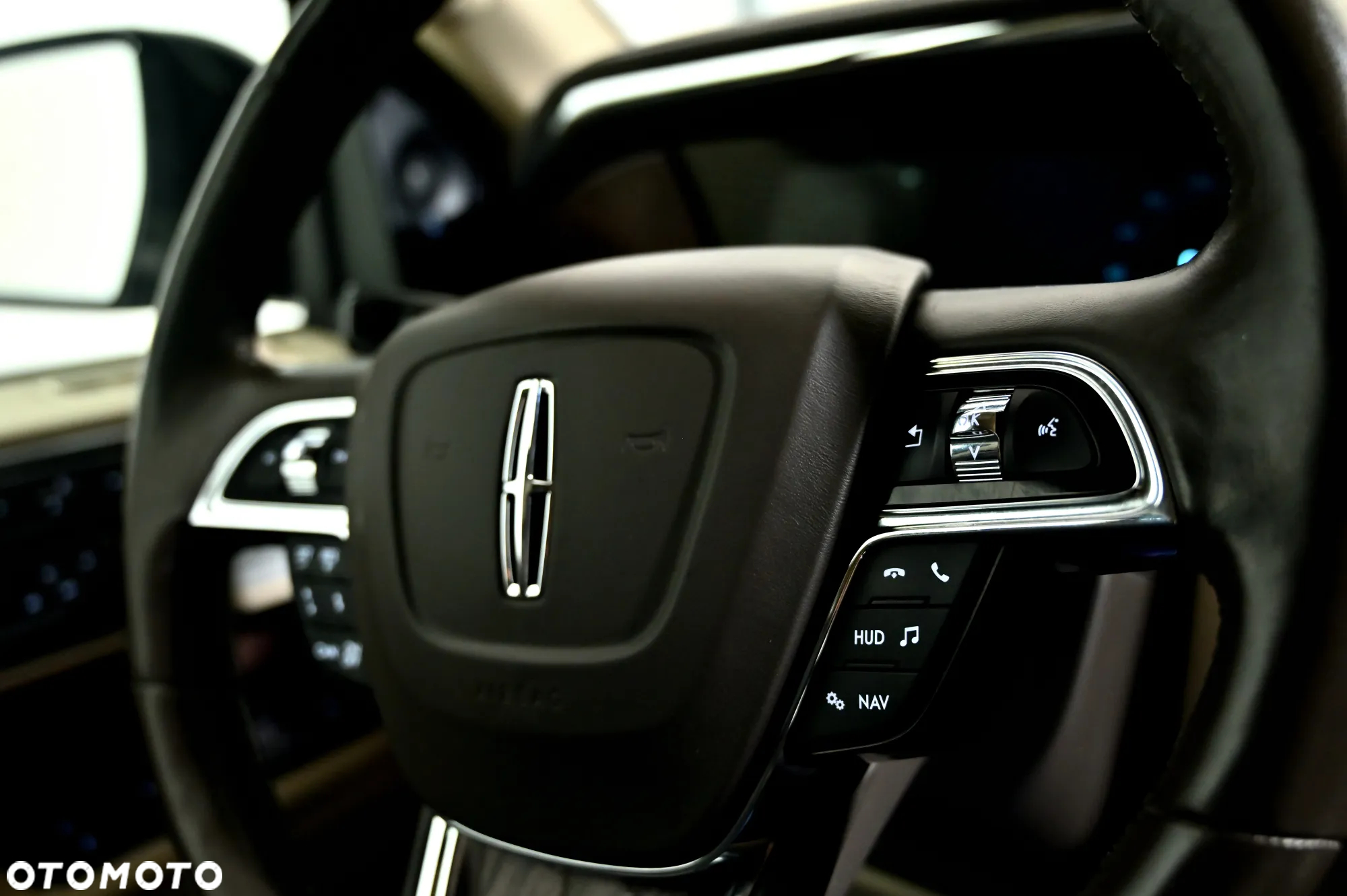 Lincoln Navigator - 25