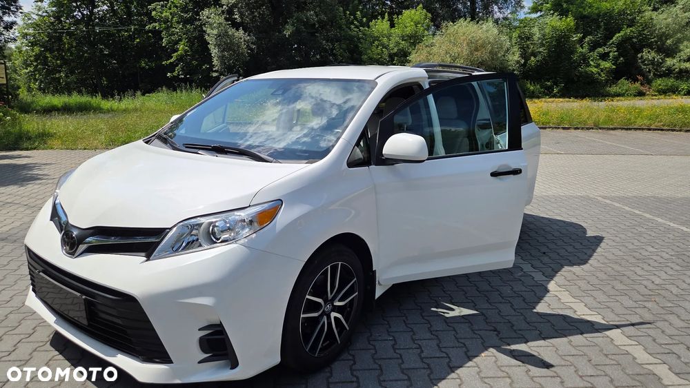 Toyota Sienna - 19