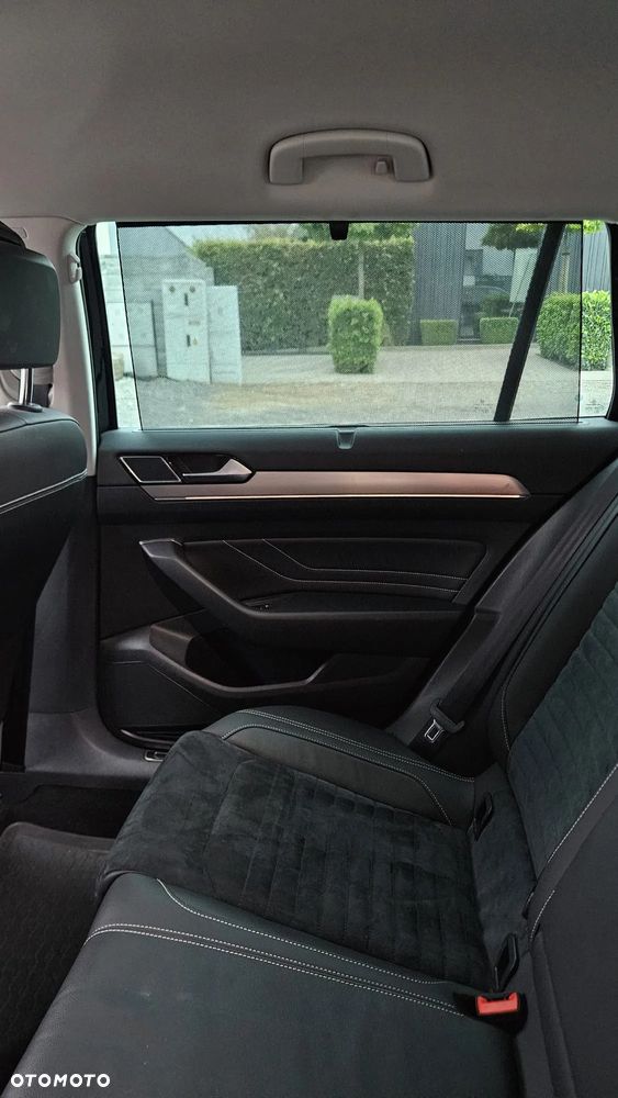 Volkswagen Passat 2.0 TDI Business DSG - 36