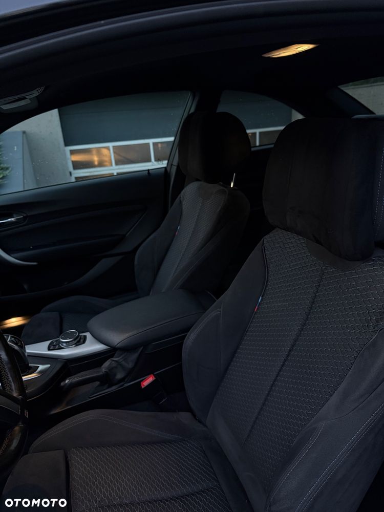BMW Seria 2 220d M Sport - 11
