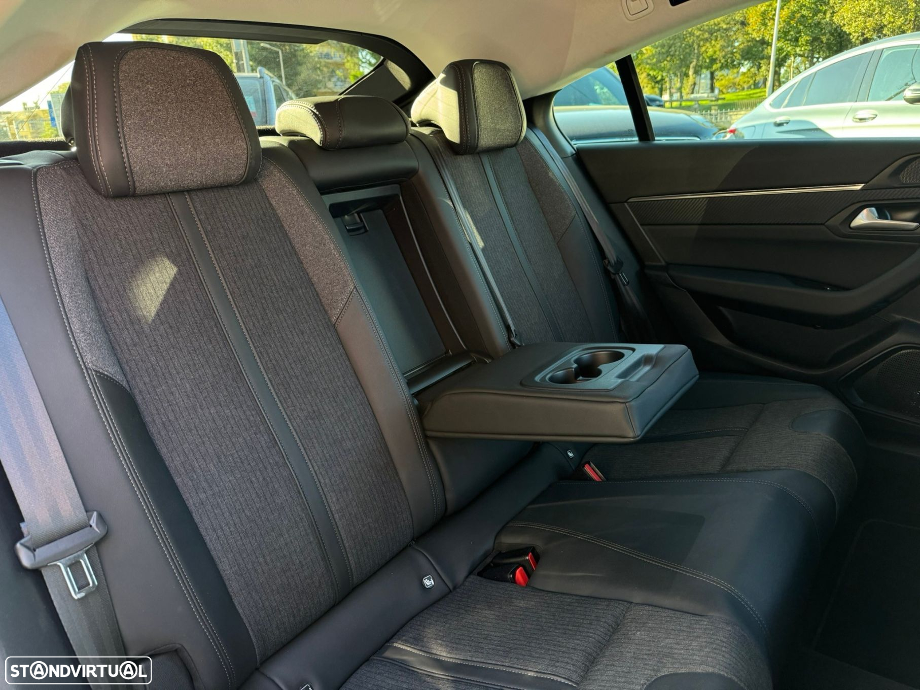 Peugeot 508 1.6 Hybrid Allure Pack e-EAT8 - 20