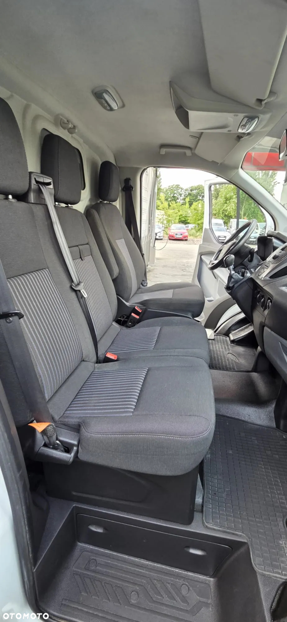 Ford TRANSIT CUSTOM - 32