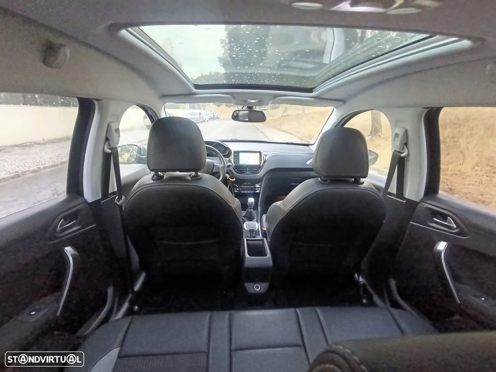 Peugeot 2008 1.6 BlueHDi Allure - 32