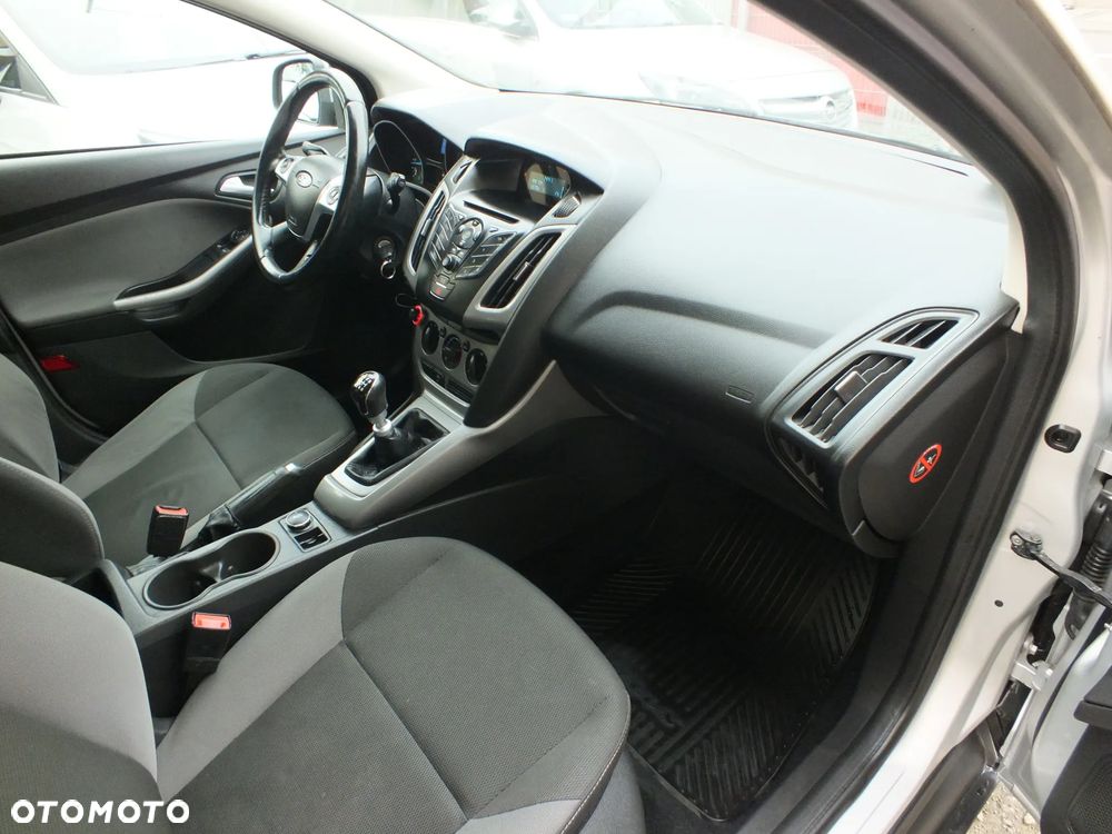 Ford Focus - 25