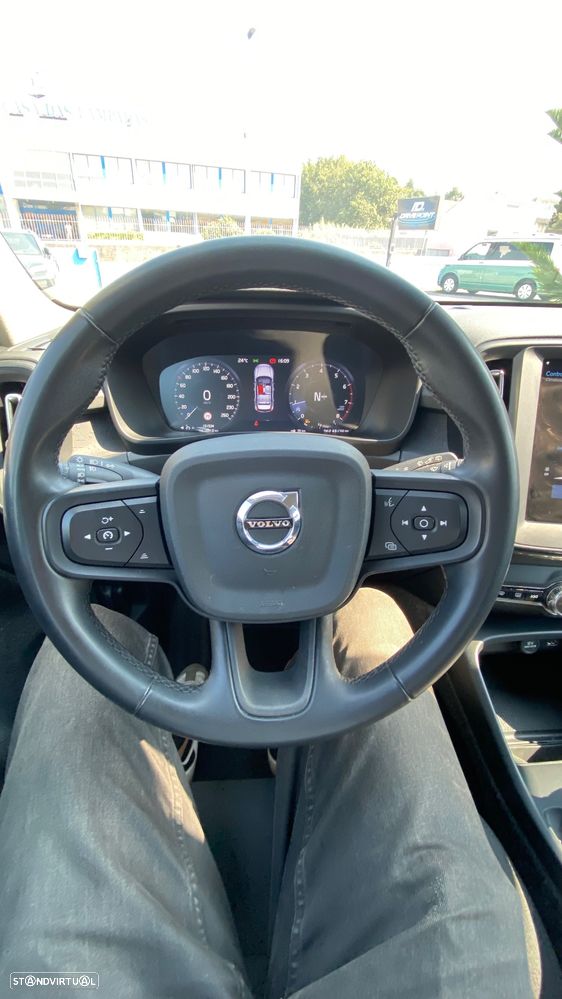 Volvo XC 40 1.5 T2 Momentum Plus - 28