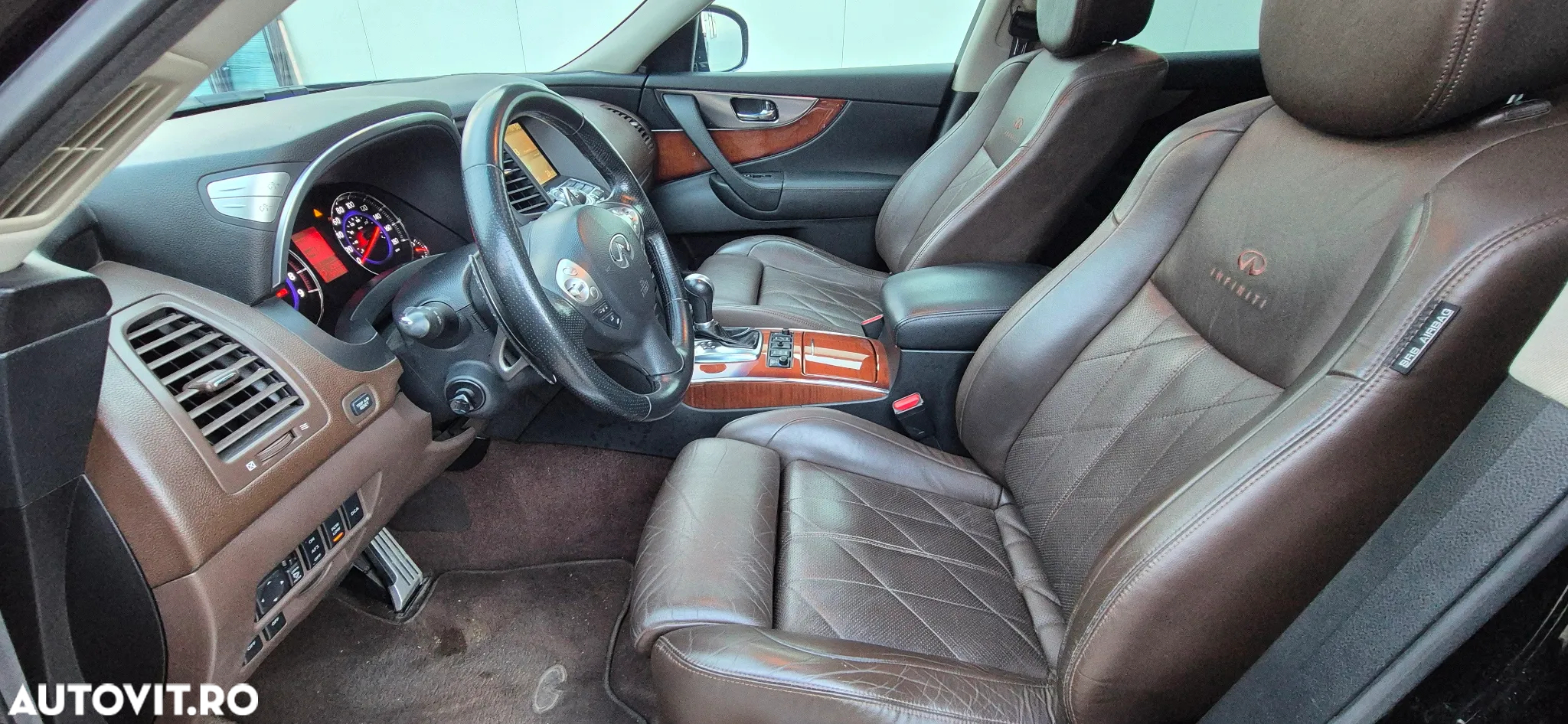 Infiniti FX 50 FX50 5.0L V8 S Premium AWD - 8